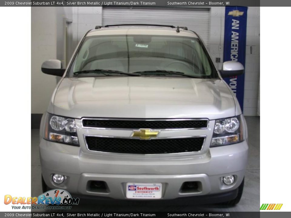 2009 Chevrolet Suburban LT 4x4 Silver Birch Metallic / Light Titanium/Dark Titanium Photo #2