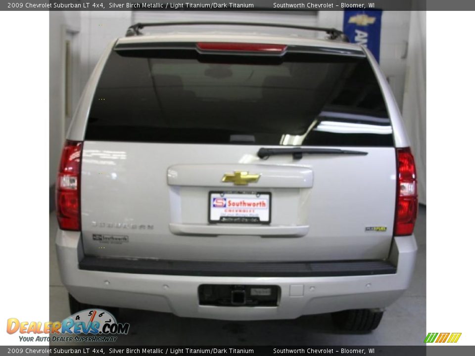 2009 Chevrolet Suburban LT 4x4 Silver Birch Metallic / Light Titanium/Dark Titanium Photo #3
