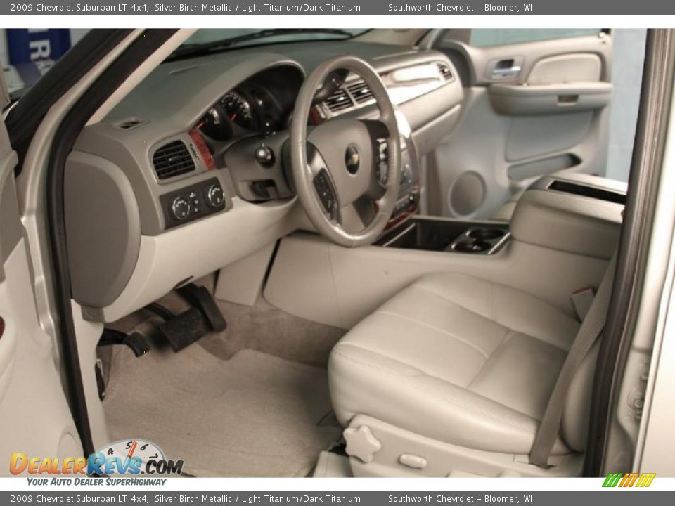 2009 Chevrolet Suburban LT 4x4 Silver Birch Metallic / Light Titanium/Dark Titanium Photo #5