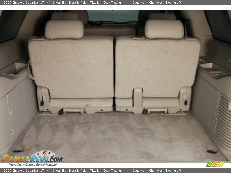 2009 Chevrolet Suburban LT 4x4 Silver Birch Metallic / Light Titanium/Dark Titanium Photo #9