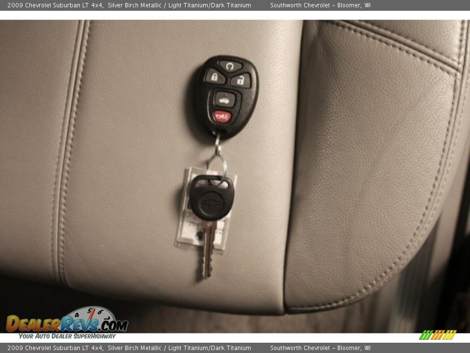 2009 Chevrolet Suburban LT 4x4 Silver Birch Metallic / Light Titanium/Dark Titanium Photo #11