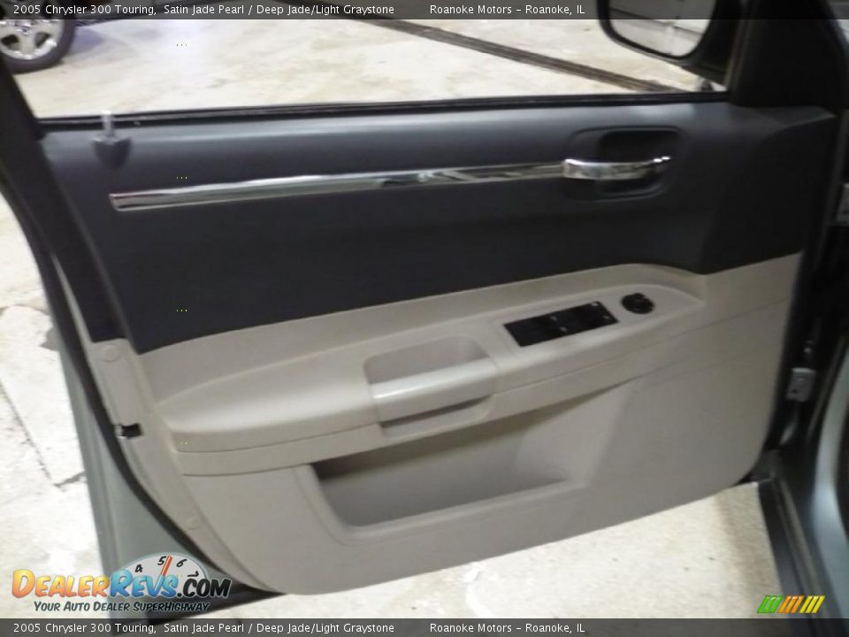 2005 Chrysler 300 Touring Satin Jade Pearl / Deep Jade/Light Graystone Photo #4
