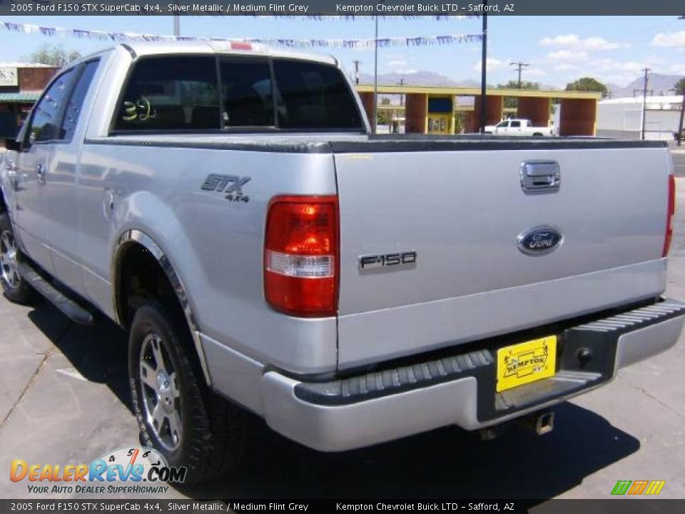 2005 Ford F150 STX SuperCab 4x4 Silver Metallic / Medium Flint Grey Photo #4