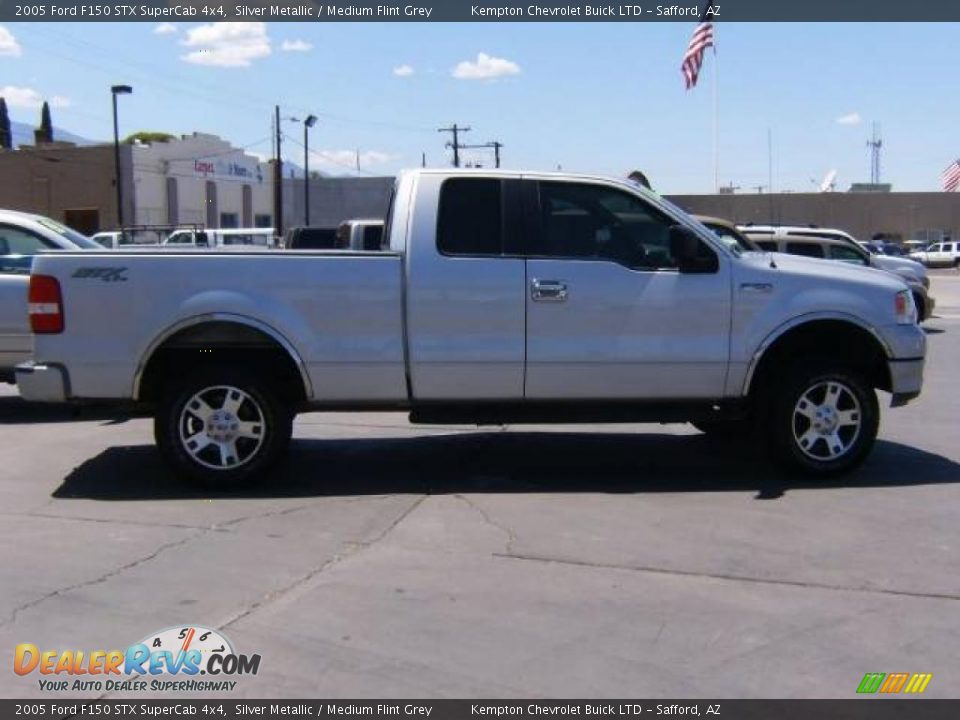2005 Ford F150 STX SuperCab 4x4 Silver Metallic / Medium Flint Grey Photo #8