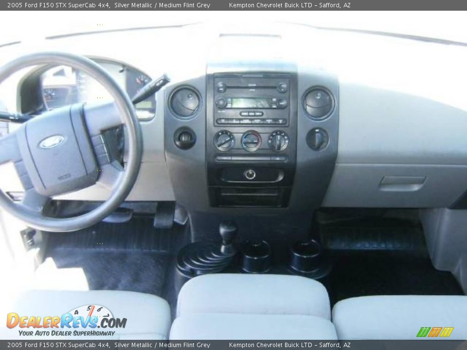 2005 Ford F150 STX SuperCab 4x4 Silver Metallic / Medium Flint Grey Photo #11
