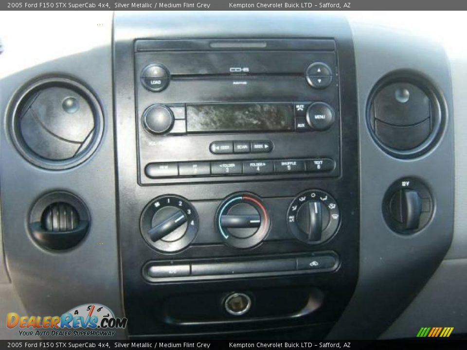 2005 Ford F150 STX SuperCab 4x4 Silver Metallic / Medium Flint Grey Photo #16