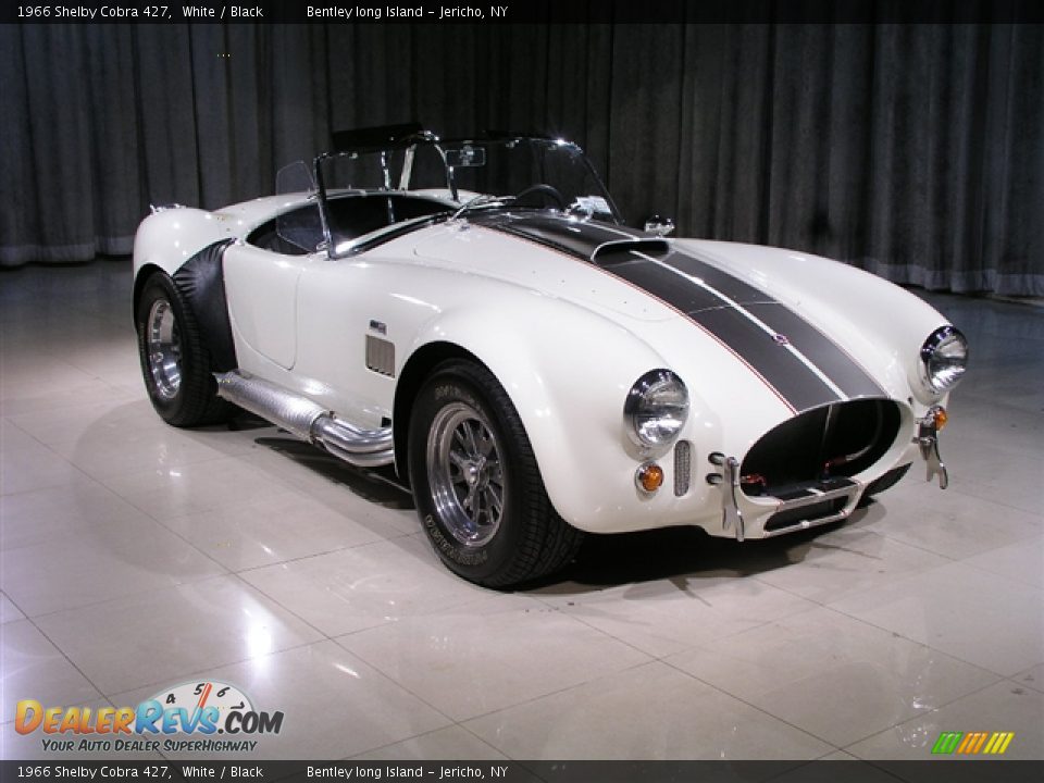 Front 3/4 View of 1966 Shelby Cobra 427 Photo #3