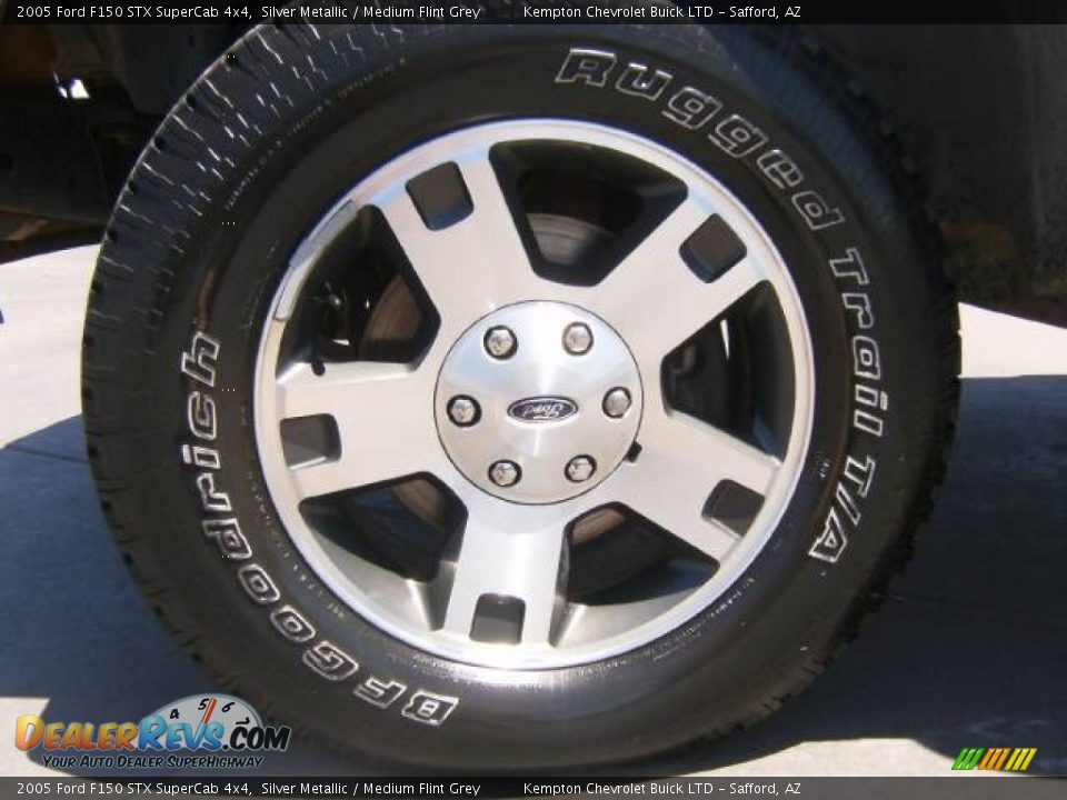 2005 Ford F150 STX SuperCab 4x4 Silver Metallic / Medium Flint Grey Photo #19