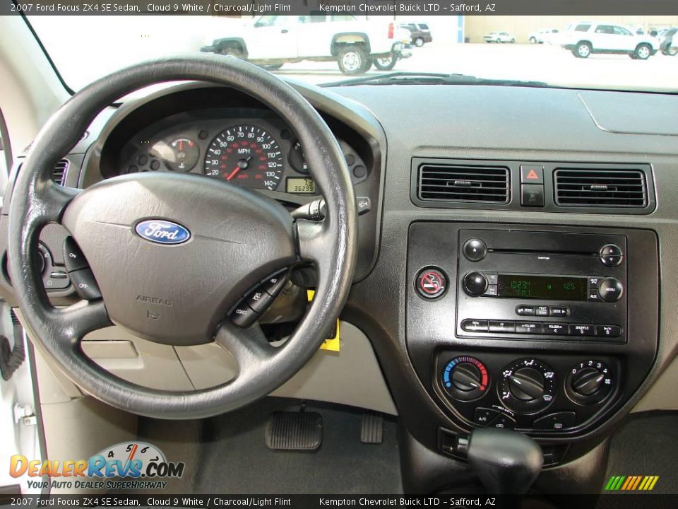 2007 Ford Focus ZX4 SE Sedan Cloud 9 White / Charcoal/Light Flint Photo #7