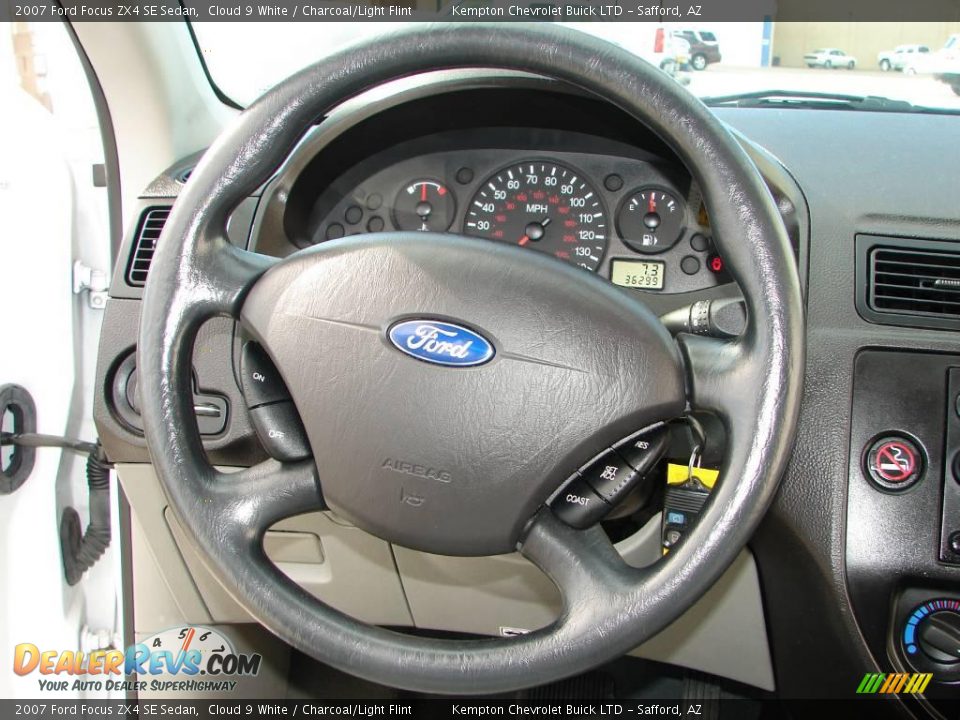 2007 Ford Focus ZX4 SE Sedan Cloud 9 White / Charcoal/Light Flint Photo #15