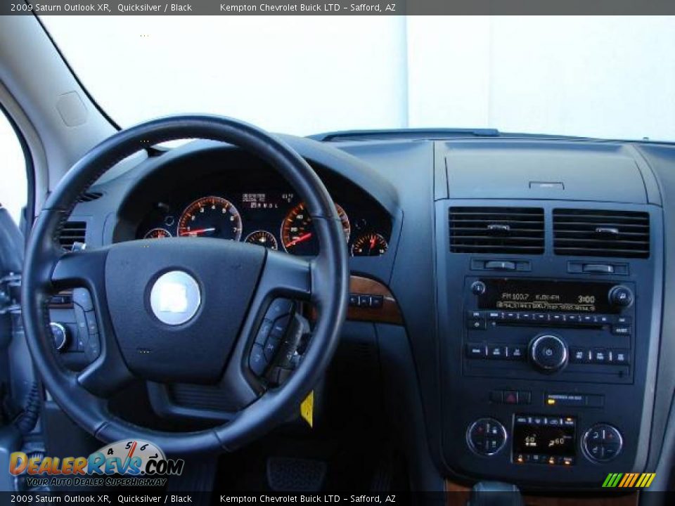 2009 Saturn Outlook XR Quicksilver / Black Photo #12
