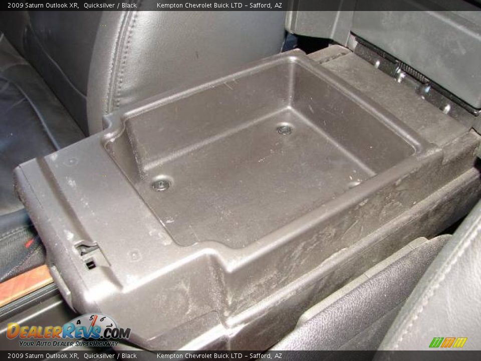 2009 Saturn Outlook XR Quicksilver / Black Photo #16