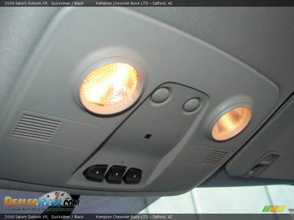 2009 Saturn Outlook XR Quicksilver / Black Photo #23