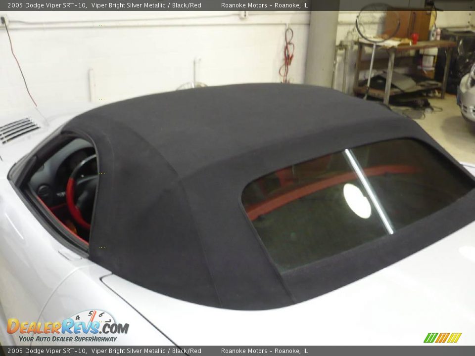 2005 Dodge Viper SRT-10 Viper Bright Silver Metallic / Black/Red Photo #7