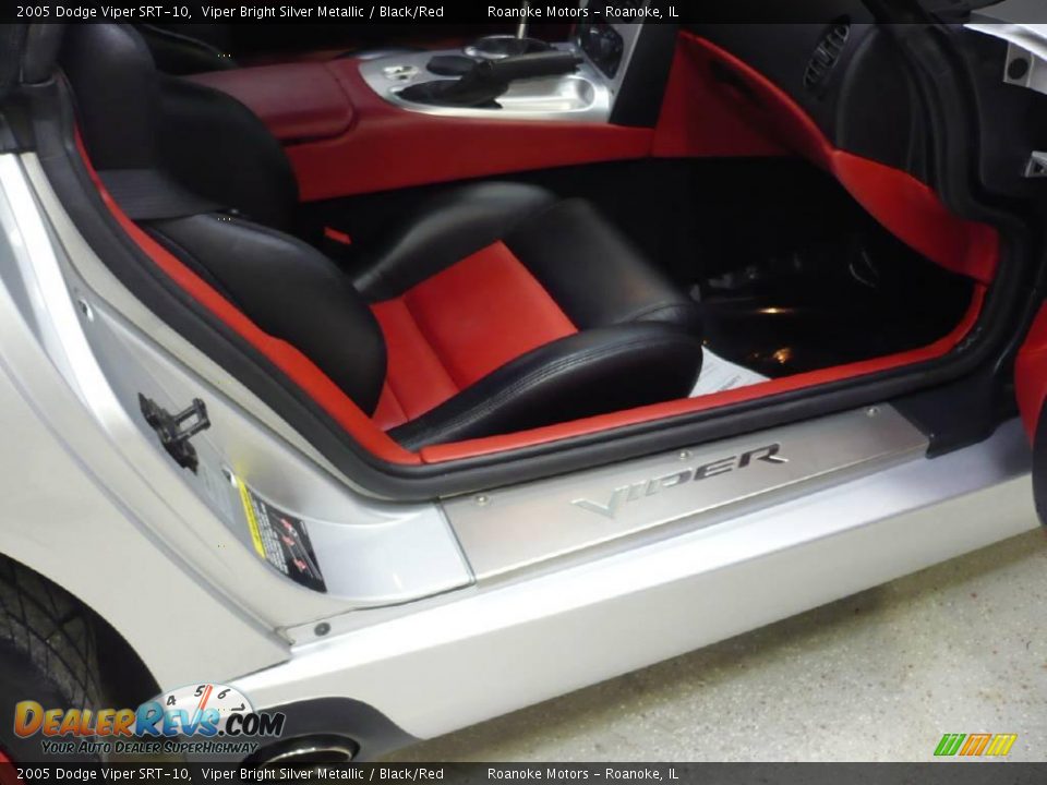 2005 Dodge Viper SRT-10 Viper Bright Silver Metallic / Black/Red Photo #11