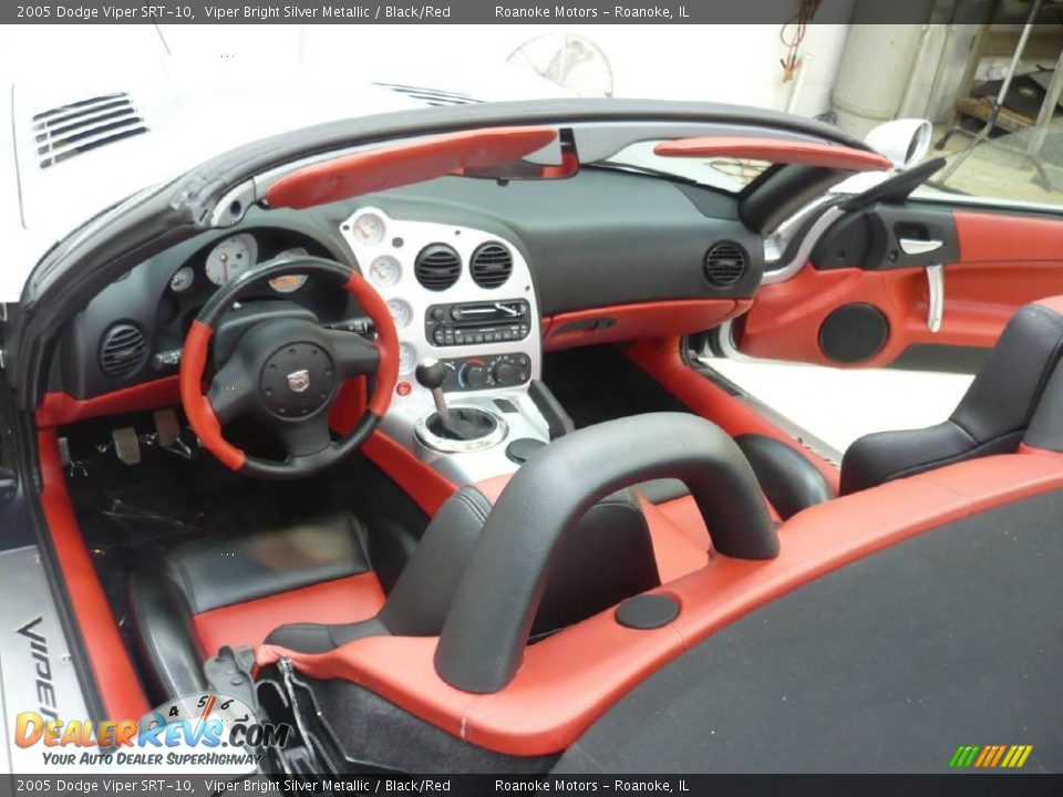 2005 Dodge Viper SRT-10 Viper Bright Silver Metallic / Black/Red Photo #17