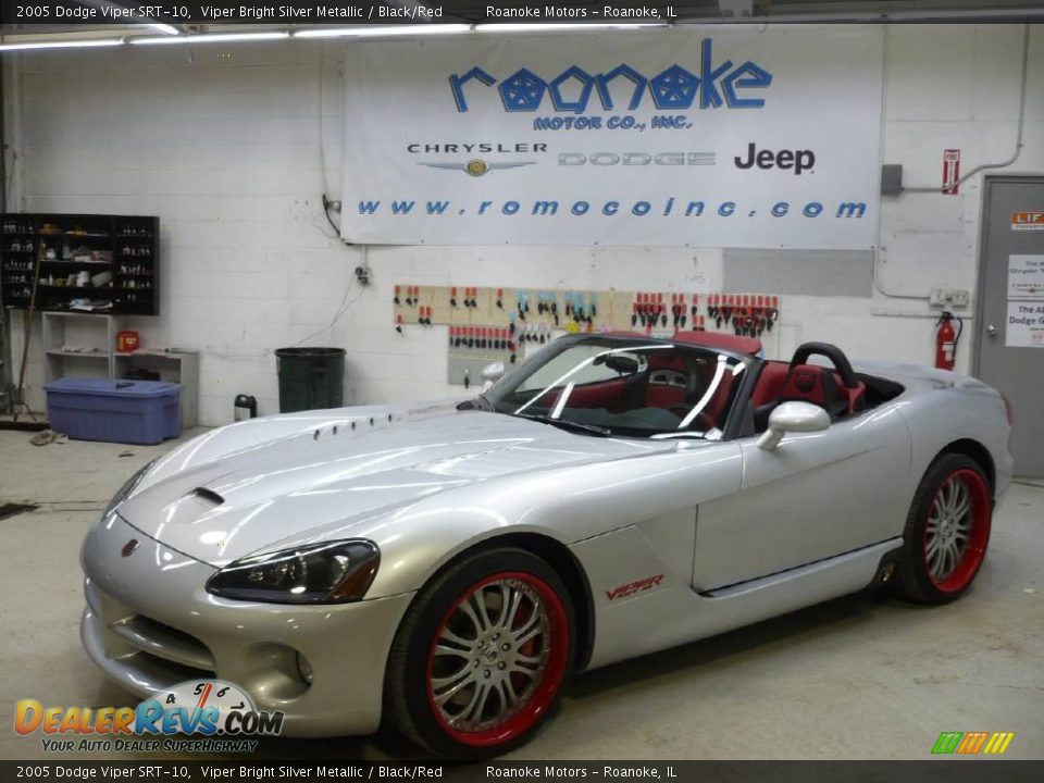 2005 Dodge Viper SRT-10 Viper Bright Silver Metallic / Black/Red Photo #18