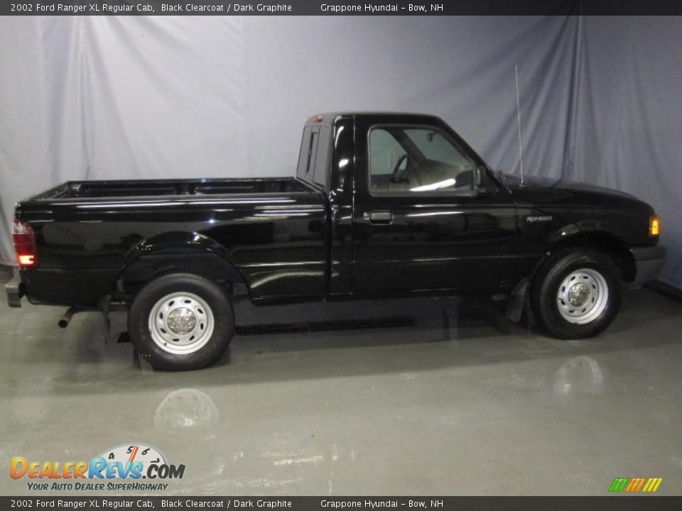 2002 Ford Ranger XL Regular Cab Black Clearcoat / Dark Graphite Photo #4