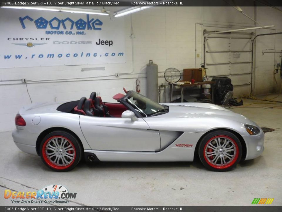 2005 Dodge Viper SRT-10 Viper Bright Silver Metallic / Black/Red Photo #28