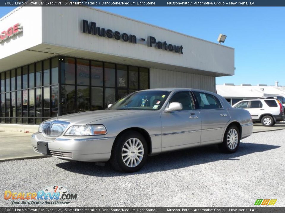 2003 Lincoln Town Car Executive Silver Birch Metallic / Dark Stone/Medium Light Stone Photo #1