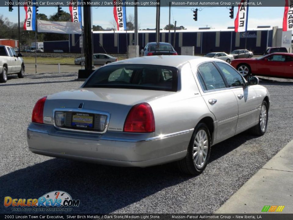 2003 Lincoln Town Car Executive Silver Birch Metallic / Dark Stone/Medium Light Stone Photo #5