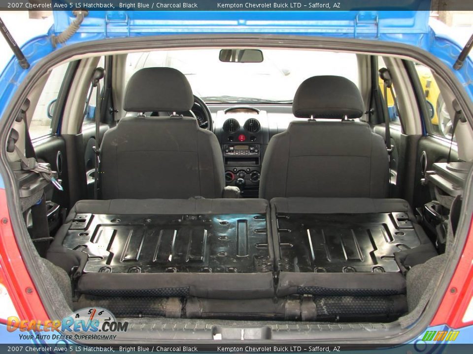 2007 Chevrolet Aveo 5 LS Hatchback Bright Blue / Charcoal Black Photo #20