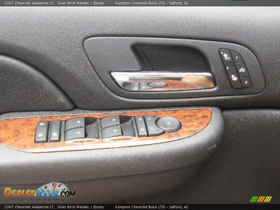 2007 Chevrolet Avalanche LT Silver Birch Metallic / Ebony Photo #17