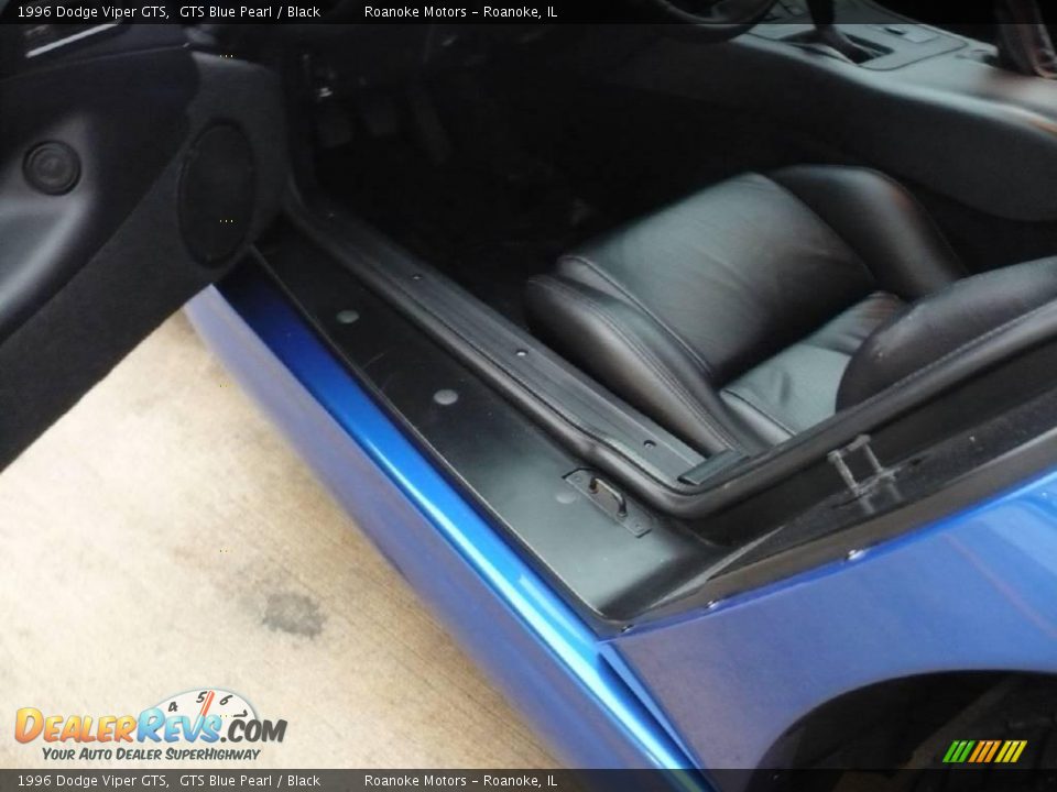 1996 Dodge Viper GTS GTS Blue Pearl / Black Photo #19