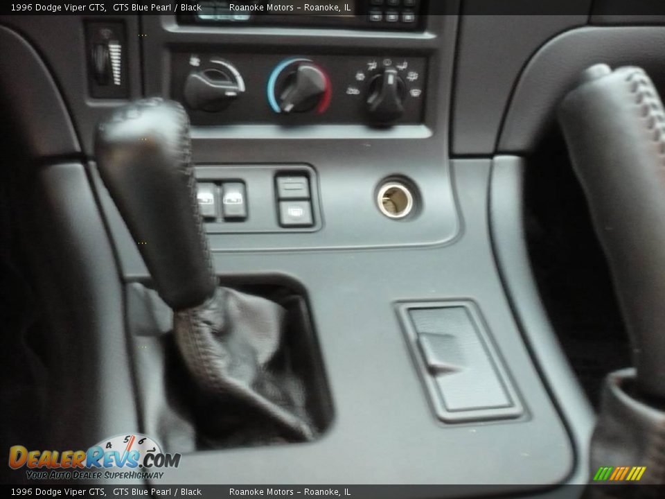 1996 Dodge Viper GTS GTS Blue Pearl / Black Photo #30