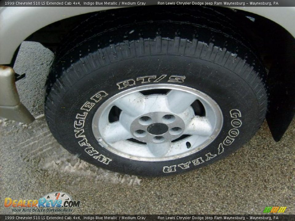 1999 Chevrolet S10 LS Extended Cab 4x4 Indigo Blue Metallic / Medium Gray Photo #8