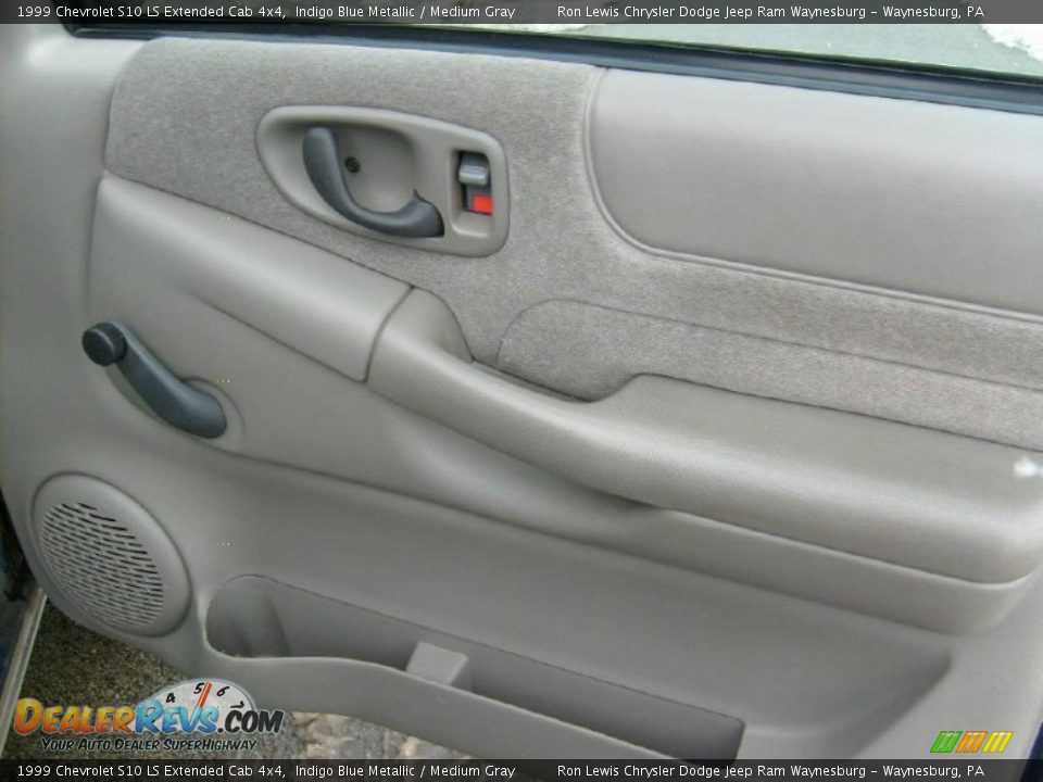 1999 Chevrolet S10 LS Extended Cab 4x4 Indigo Blue Metallic / Medium Gray Photo #19