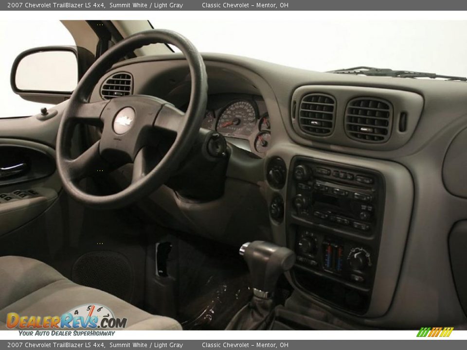 2007 Chevrolet TrailBlazer LS 4x4 Summit White / Light Gray Photo #18