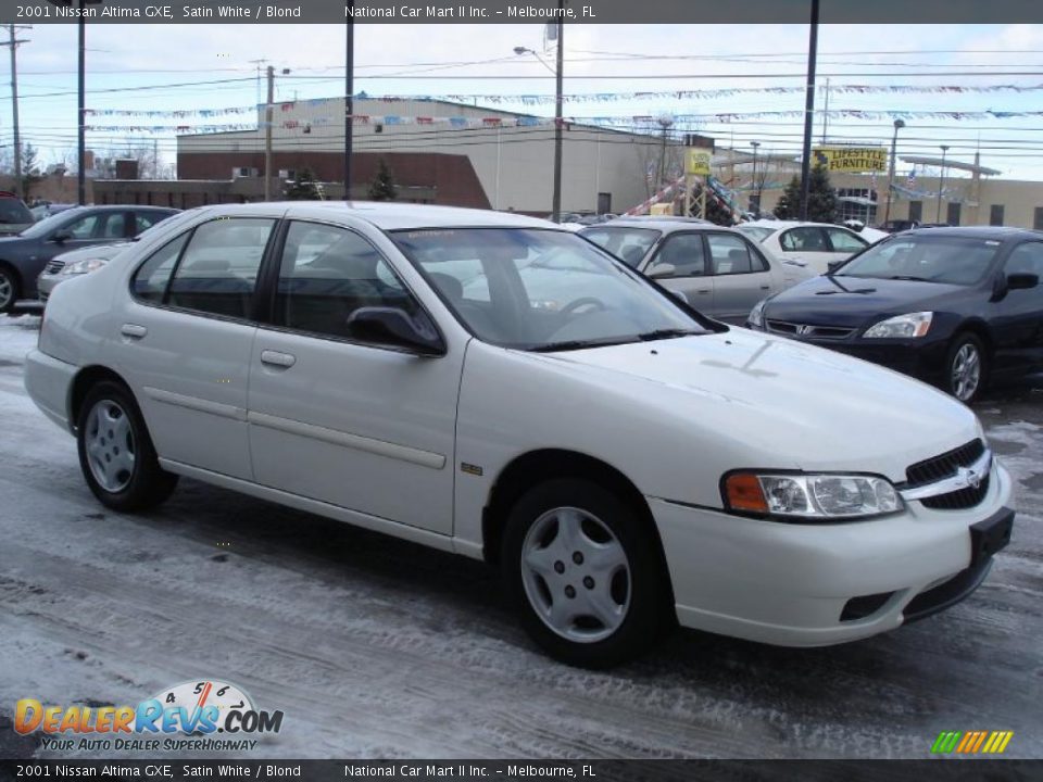 2001 Nissan Altima GXE Satin White / Blond Photo #3