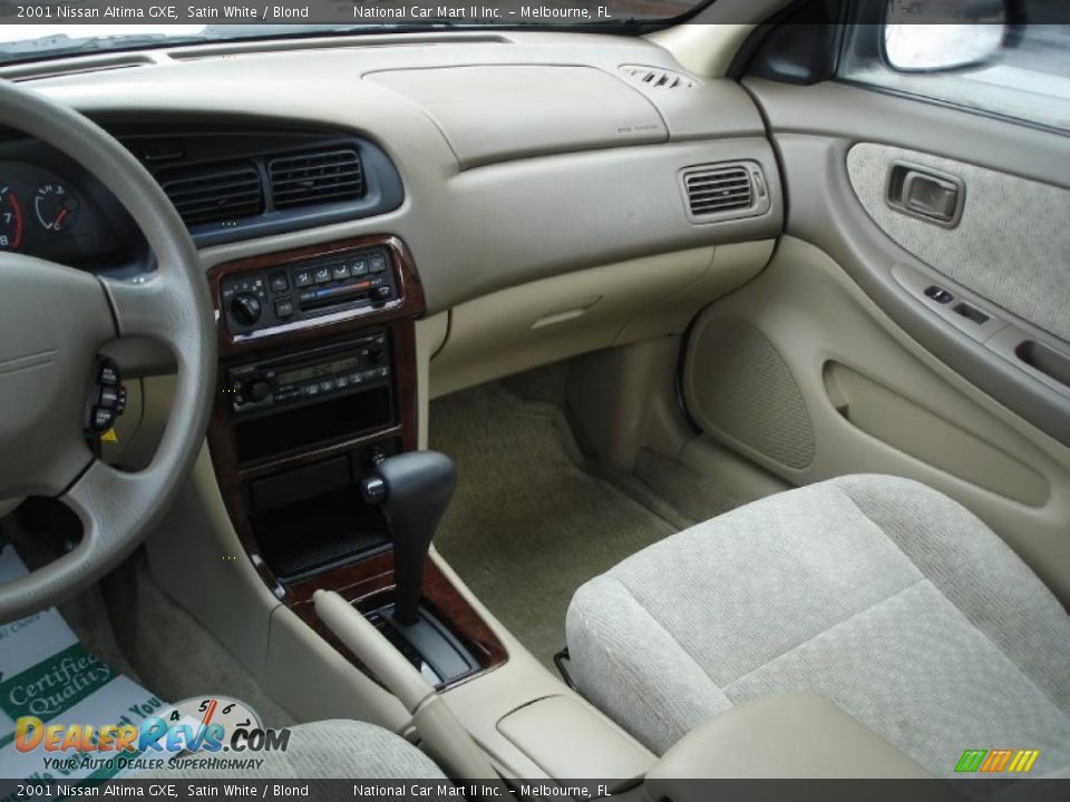 2001 Nissan Altima GXE Satin White / Blond Photo #8