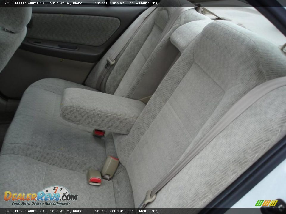 2001 Nissan Altima GXE Satin White / Blond Photo #9