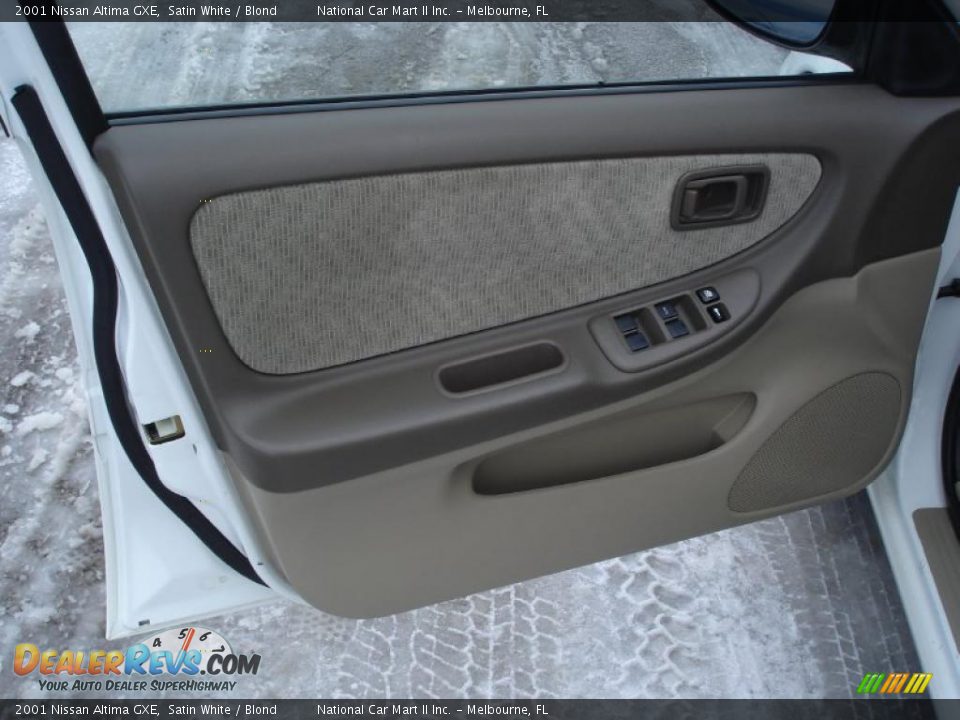 2001 Nissan Altima GXE Satin White / Blond Photo #14