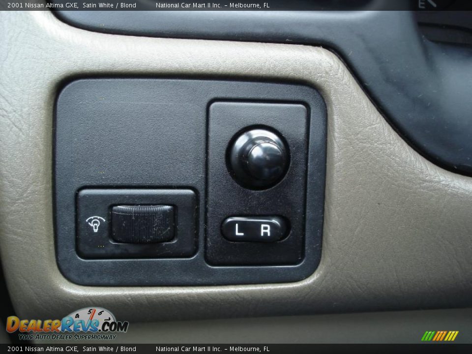 2001 Nissan Altima GXE Satin White / Blond Photo #21