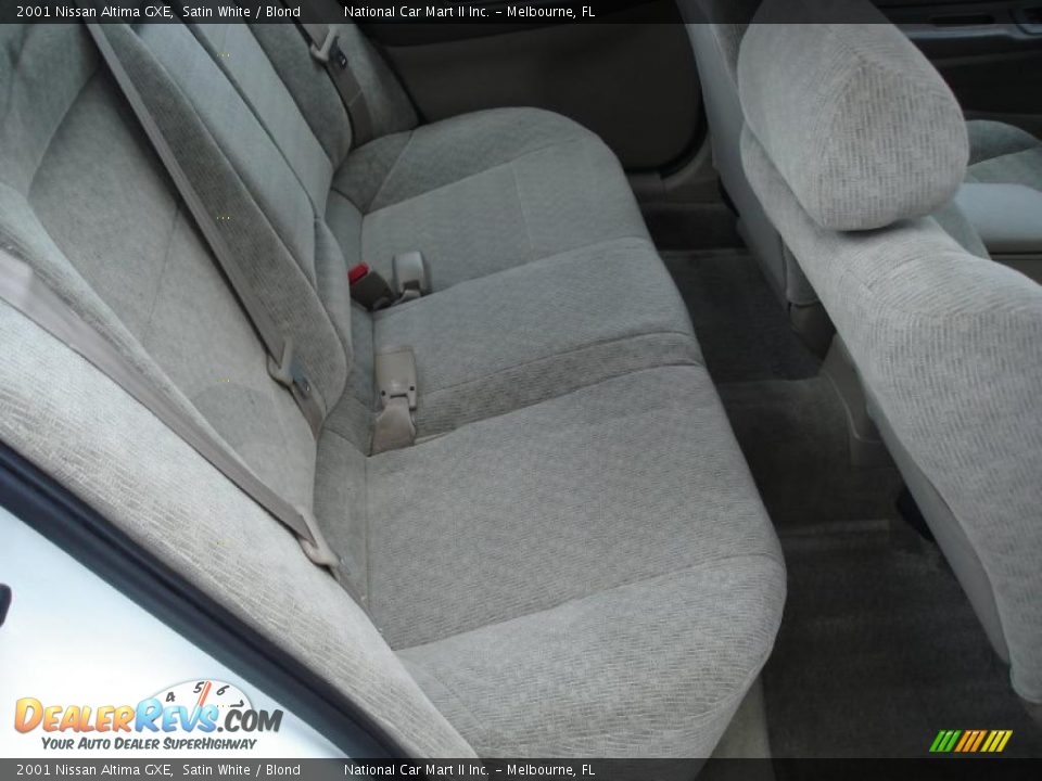 2001 Nissan Altima GXE Satin White / Blond Photo #28