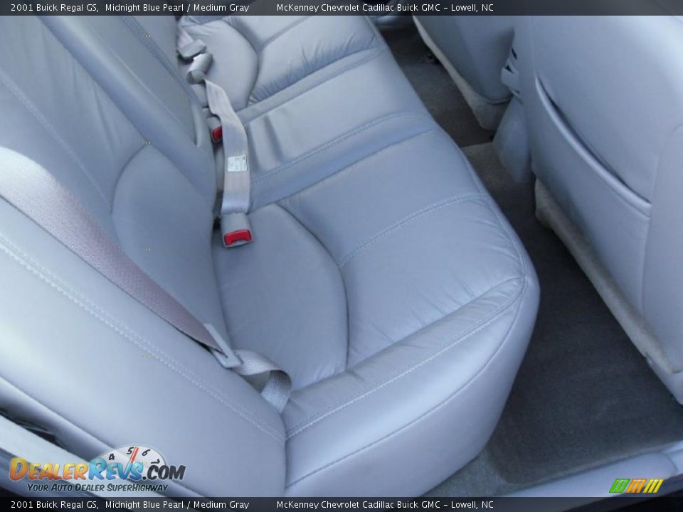 2001 Buick Regal GS Midnight Blue Pearl / Medium Gray Photo #13