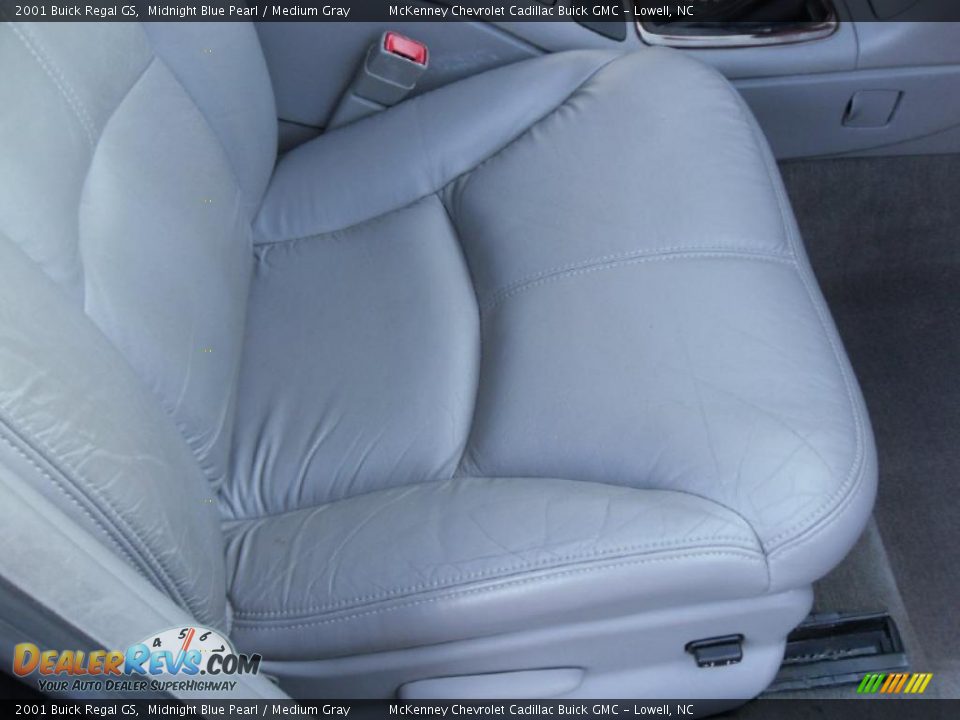 2001 Buick Regal GS Midnight Blue Pearl / Medium Gray Photo #15
