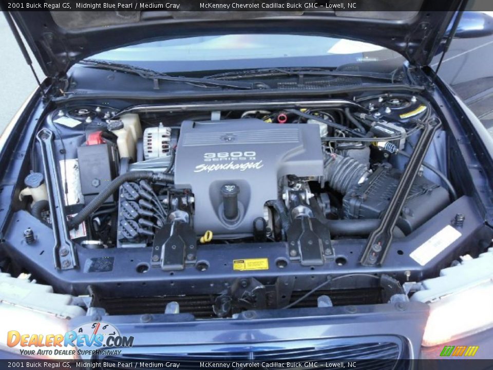 2001 Buick Regal GS Midnight Blue Pearl / Medium Gray Photo #19