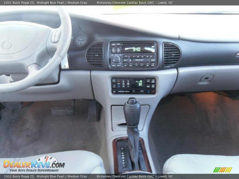 2001 Buick Regal GS Midnight Blue Pearl / Medium Gray Photo #22