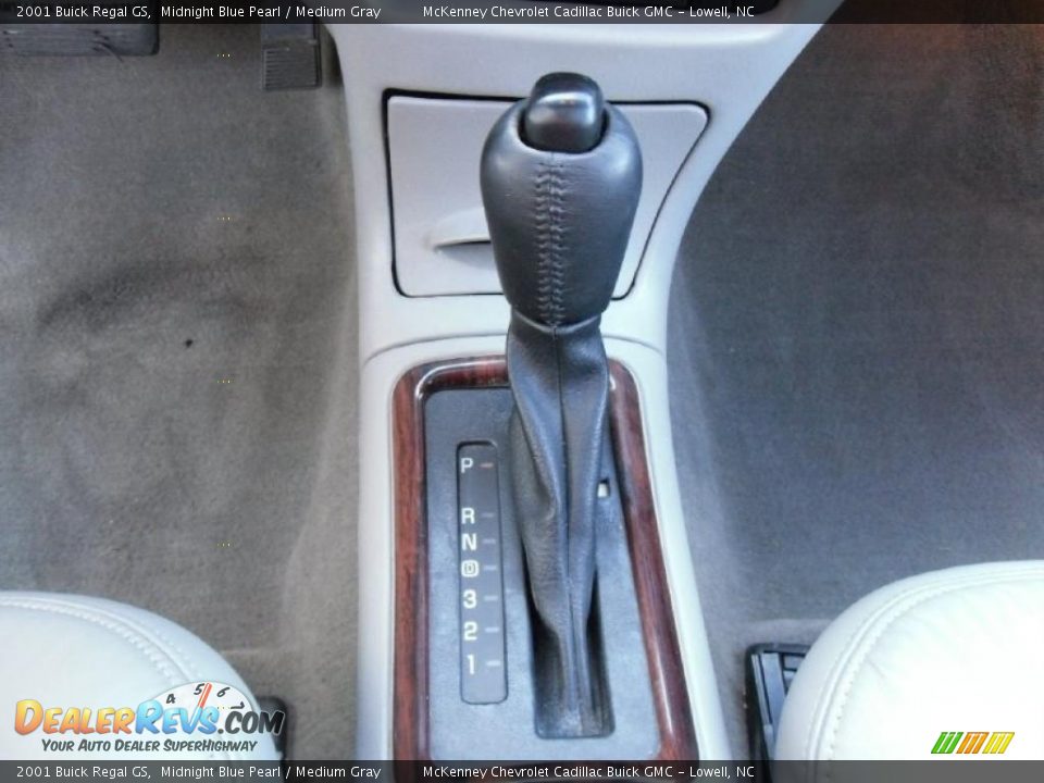 2001 Buick Regal GS Midnight Blue Pearl / Medium Gray Photo #24