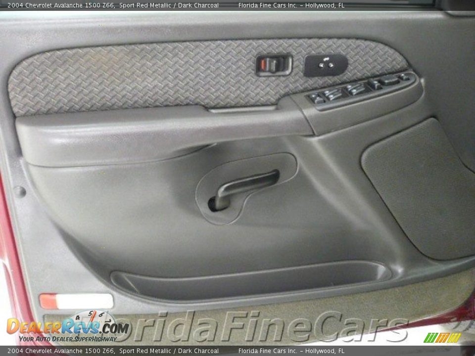 2004 Chevrolet Avalanche 1500 Z66 Sport Red Metallic / Dark Charcoal Photo #9