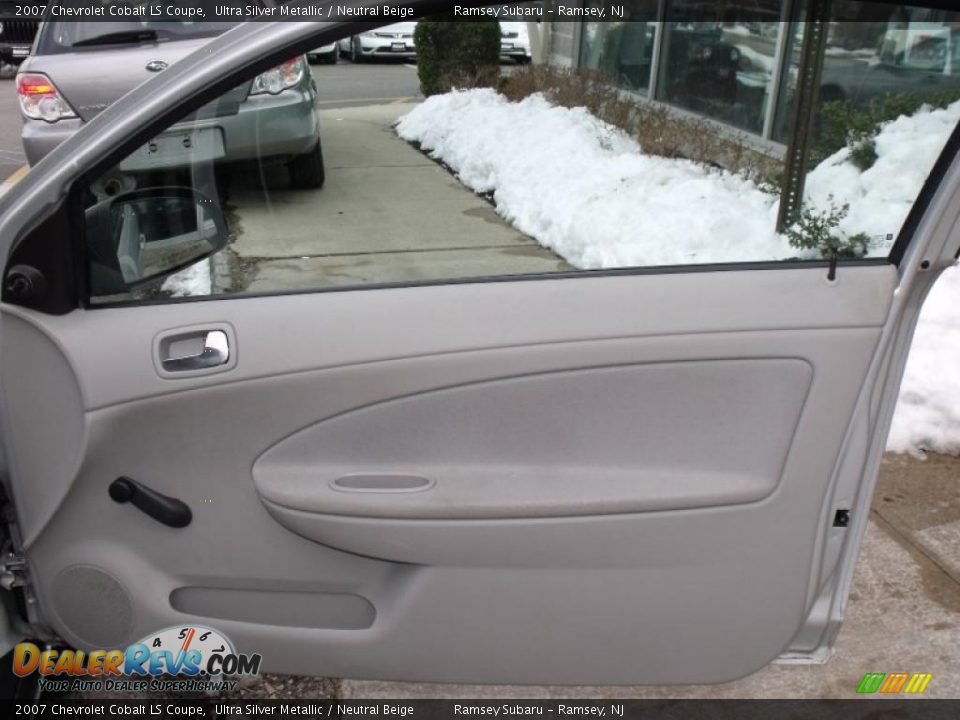 2007 Chevrolet Cobalt LS Coupe Ultra Silver Metallic / Neutral Beige Photo #13