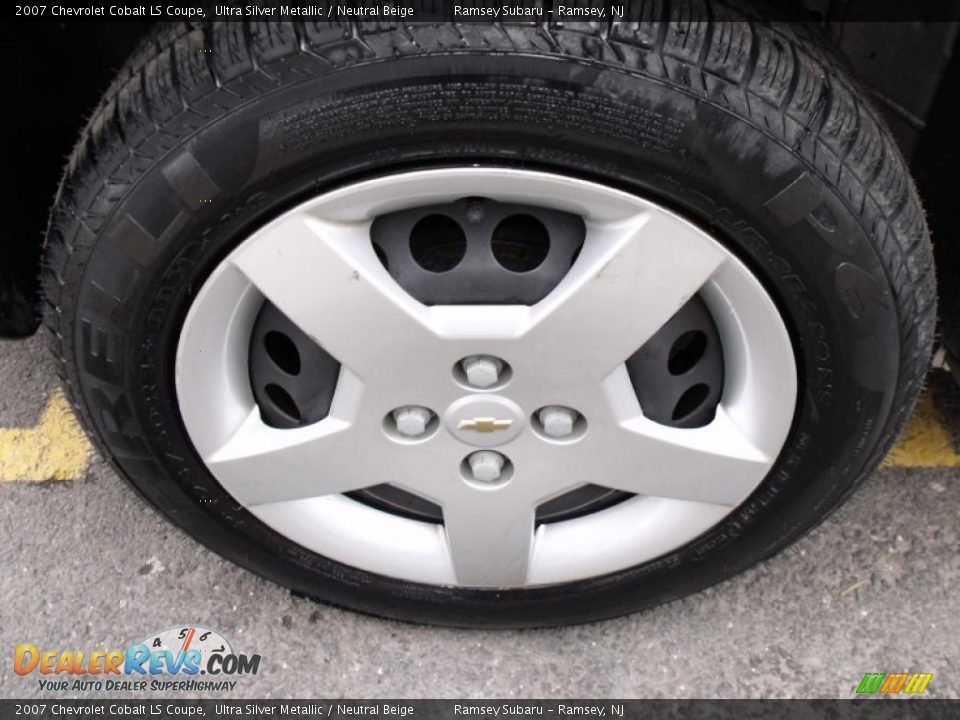 2007 Chevrolet Cobalt LS Coupe Ultra Silver Metallic / Neutral Beige Photo #15
