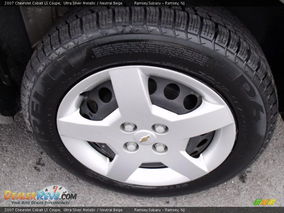 2007 Chevrolet Cobalt LS Coupe Ultra Silver Metallic / Neutral Beige Photo #18