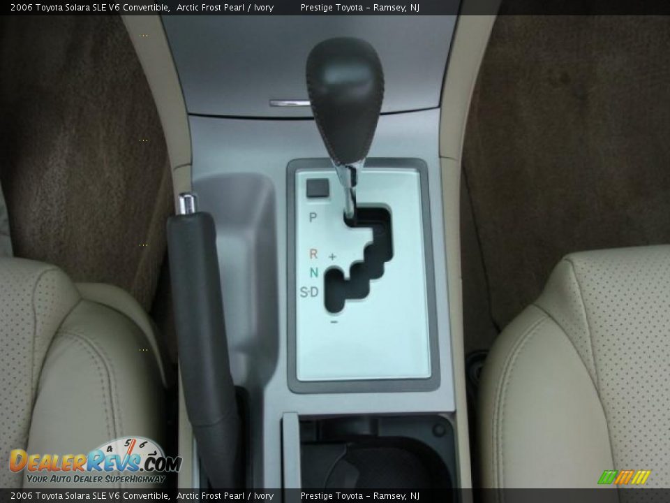 2006 Toyota Solara SLE V6 Convertible Arctic Frost Pearl / Ivory Photo #13