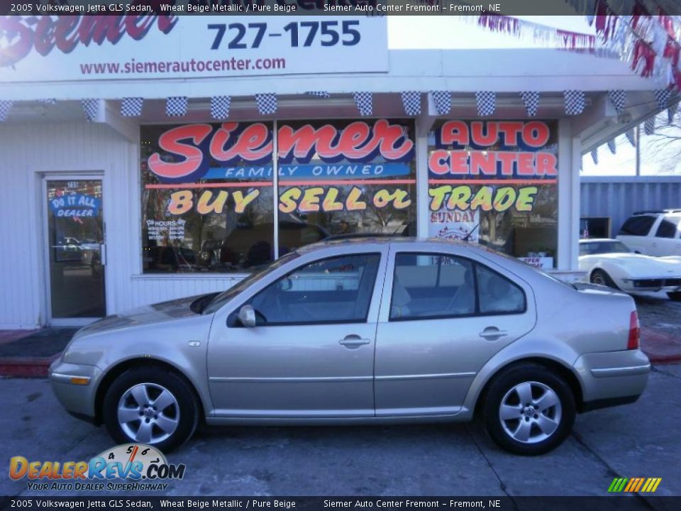 2005 Volkswagen Jetta GLS Sedan Wheat Beige Metallic / Pure Beige Photo #1