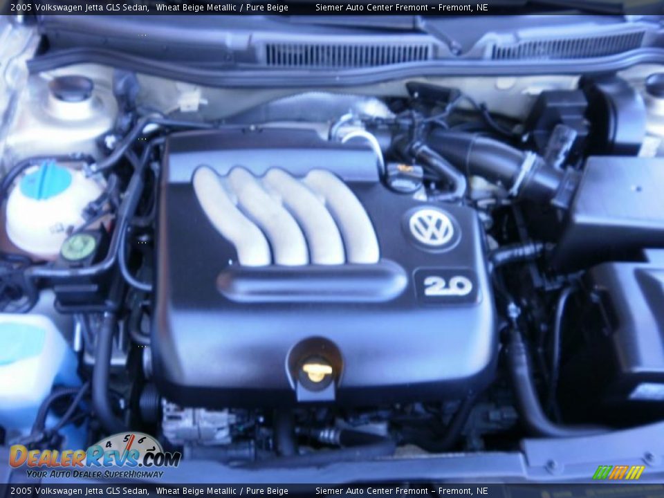 2005 Volkswagen Jetta GLS Sedan Wheat Beige Metallic / Pure Beige Photo #20